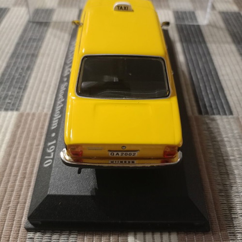 Deagostini Volvo 144 Stockholm 1970 taxi model used