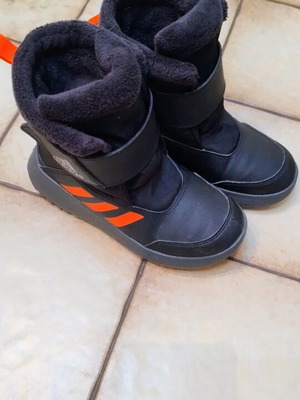 Adidas παιδικές μπότες χειμερινές νούμερο 33 σαν καινούργιες, μαύρες