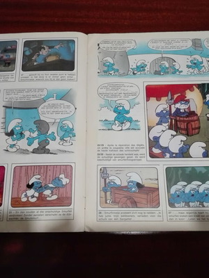 Panini Smurfs 1982 album used, complete