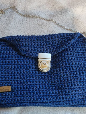 Knitted shoulder bag new blue with silver details