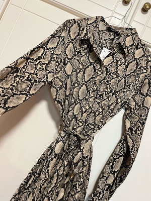 Φόρεμα animal print small καινούργιο Pink Woman με ζώνη και καρτελάκι