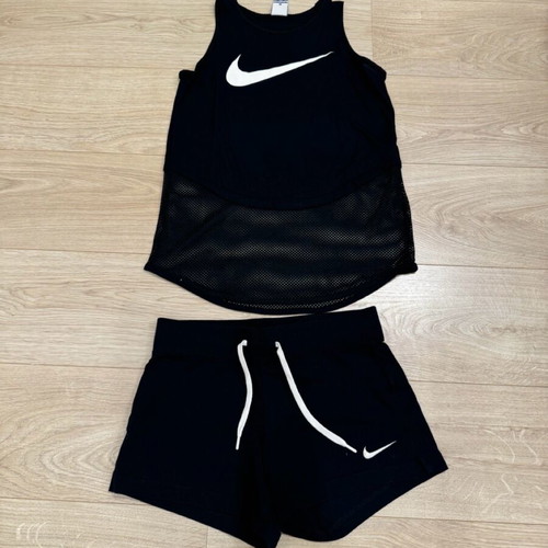 Nike women's set new, black, size XS