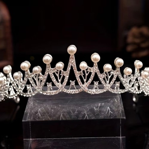 Bridal tiara with crystal rhinestones and white pearls