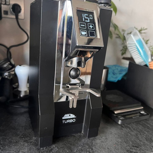 Eureka Mignon Turbo μύλος καφέ σαν καινούριος με 65mm ιταλικά μαχαίρια εσπρέσο