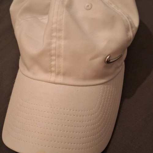 Nike hat white onesize like new