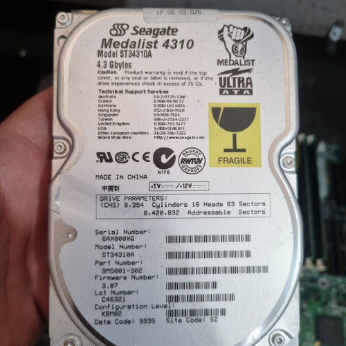 Pc used, old and fully functional