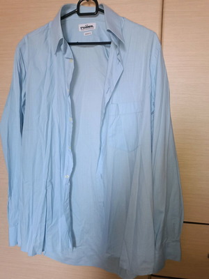 Men's dress shirts medium like new, pack of 12