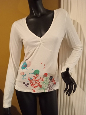 Women's Secret long-sleeve sleepwear top, white with colorful design, size UK 10 EUR 38
