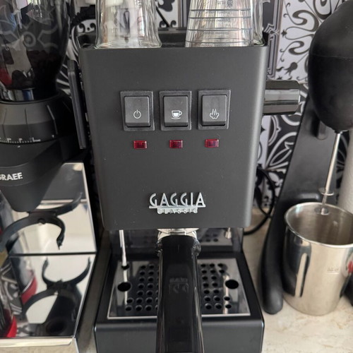 Gaggia New Classic 2019 espresso machine like new, 1100W 15bar black