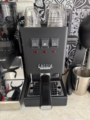 Gaggia New Classic 2019 espresso machine like new, 1100W 15bar black