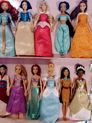 Barbies Princess Disney Deluxe doll gift set καινούργιο με 11 πριγκίπισσες