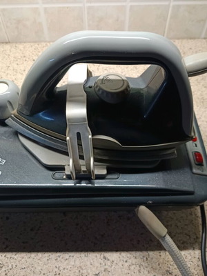 Juro Pro 187 antique steam iron used
