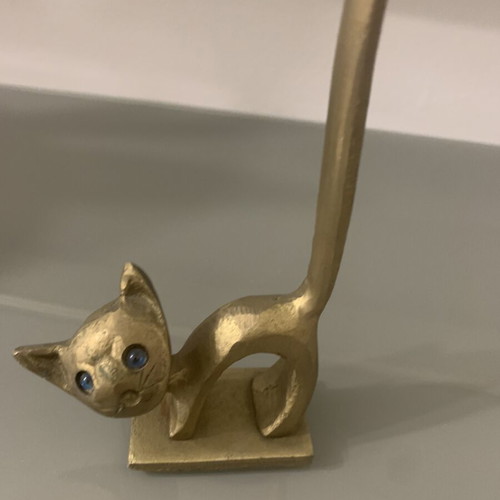 Vintage cat-shaped ring holder with blue eyes