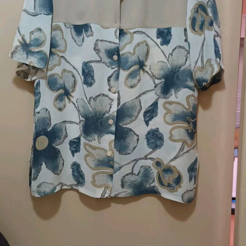 Shirt L like new with side openings