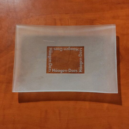 Haagen Dazs collectible plate like new, 16 cm