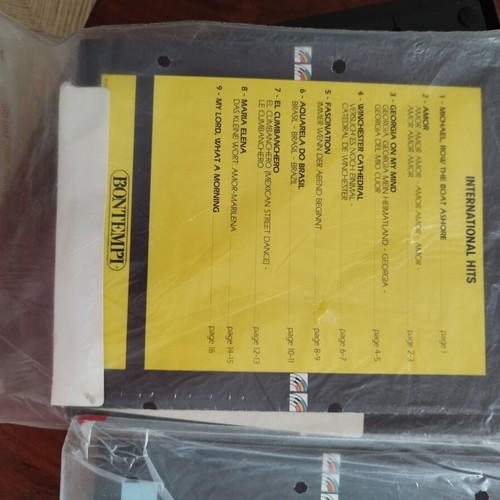 Bontempi Music Partner MS40 vintage electronic keyboard