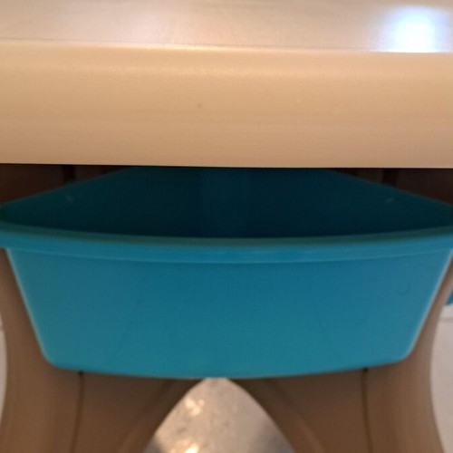 Children's table like new, sturdy plastic, assembly required