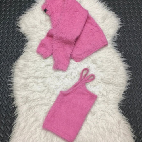 Women’s pink fluffy knit set like new, crop jacket S and crop top XS