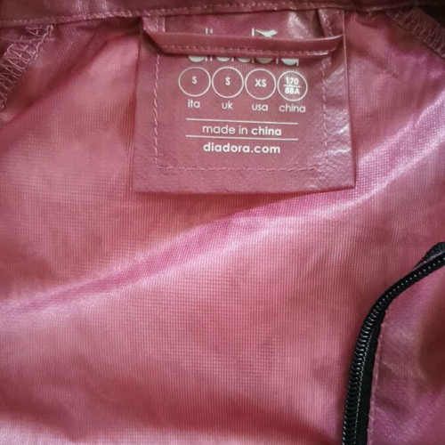 Diadora windbreaker jacket size S pink like new