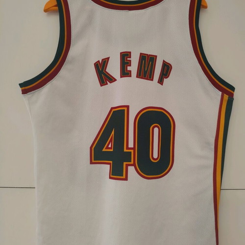 Seattle Supersonics NBA jersey Shawn Kemp used, size Medium, white