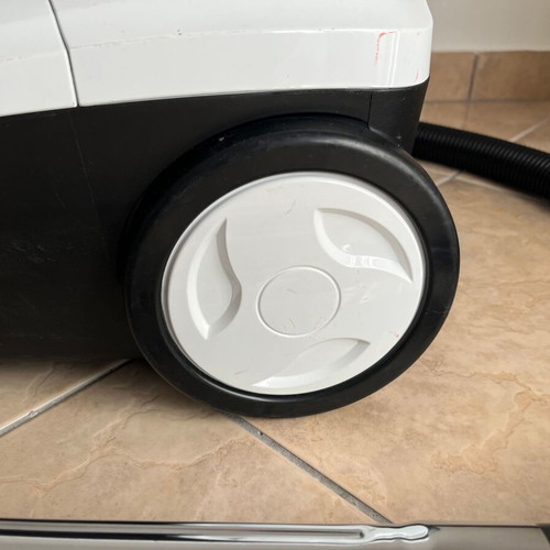 Ηλεκτρική σκούπα Gruppe Silent σαν καινούργιο, ισχύς 700 W, φίλτρο HEPA