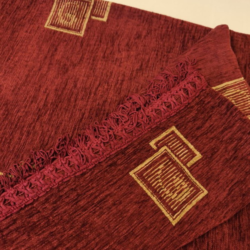 Throw blanket used, 1.50 x 1.40 m, burgundy with beige design