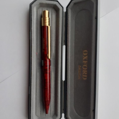 Pen like new, in its case