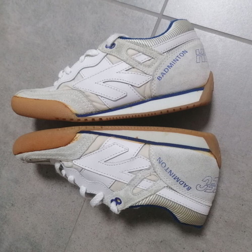 Badminton Hi-Tec Shoes new, size 37-37.5, white and blue
