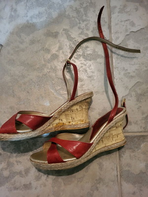 Shoes red wedge sandals used, size 39