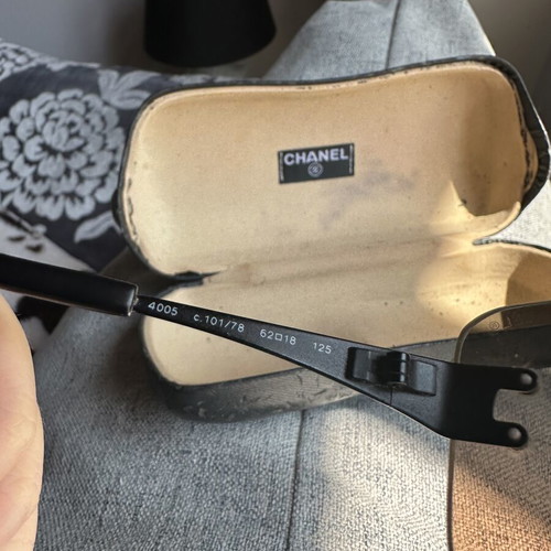 Chanel sunglasses 2010s black and brown