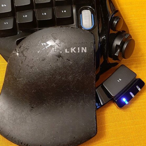Belkin N 52 TE gamepad used with blue backlight USB