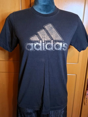 Adidas T-shirt used, size S, black and gold
