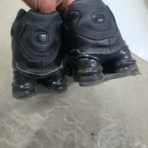 Athletic shoes size 45, like new