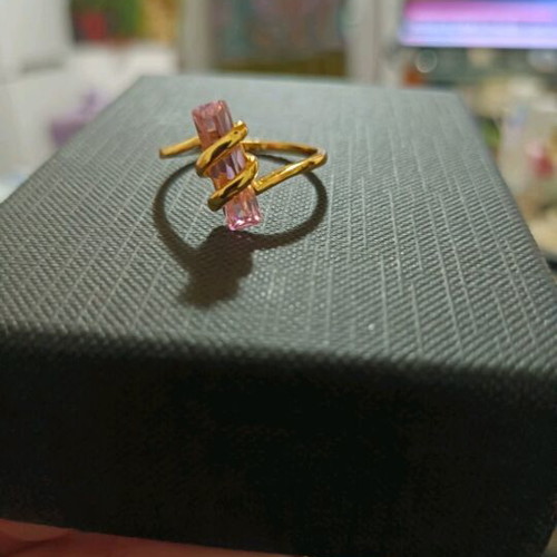 Gold ring with iridescent pink stone new