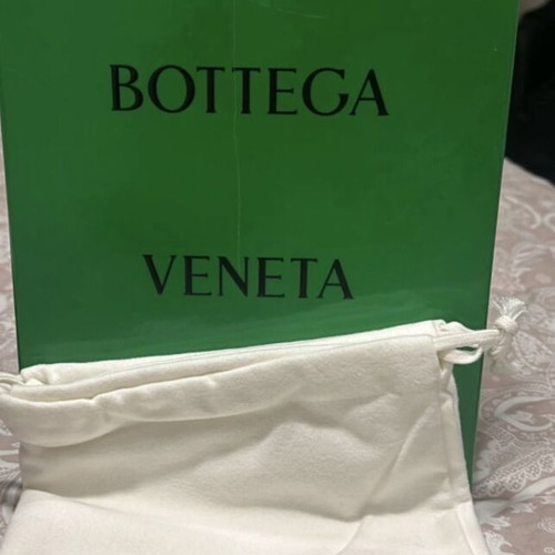 Bottega Veneta women's shoes like new, black leather, size 36