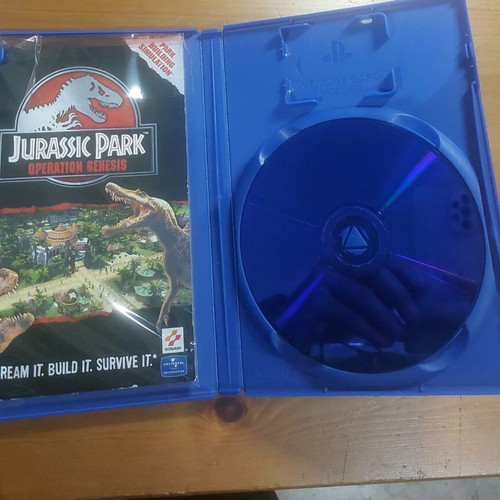 Jurassic Park PlayStation 2 like new with box and manual