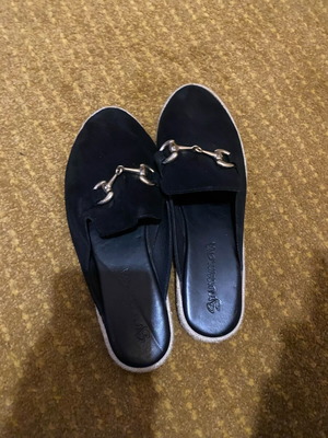 Grumman leather mules like new