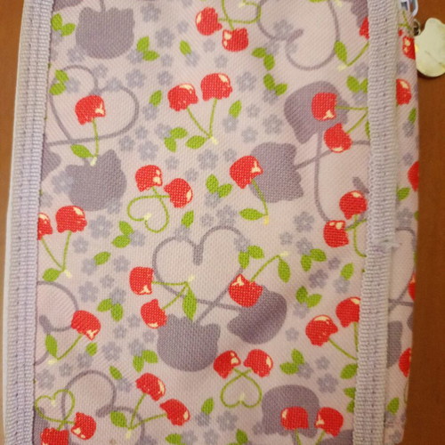 Hello Kitty pencil case used with two compartments