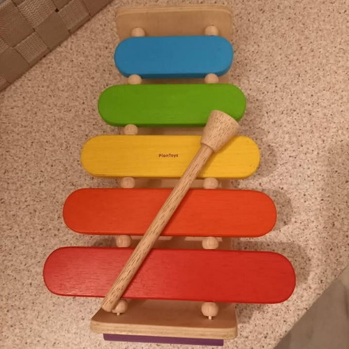Xylophone Plan Toys like new, wooden toy