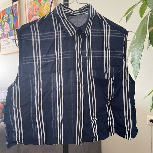 Crop striped shirt like new, white and blue, size XXS