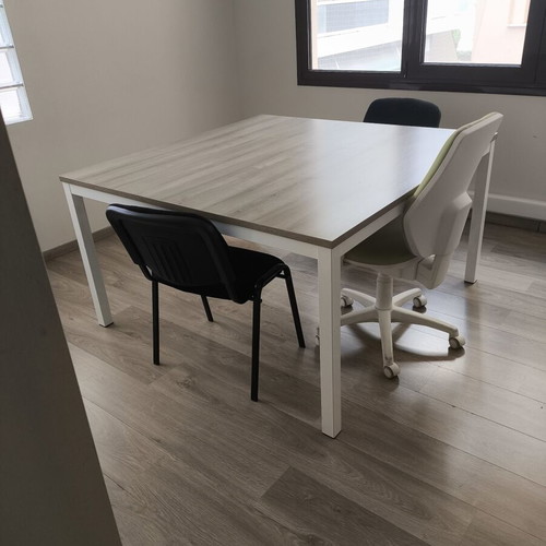 Desks for open space or meeting room like new, various sizes