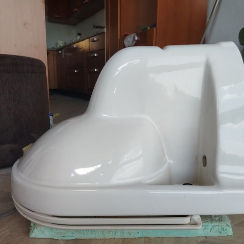 Κρεμαστή λεκάνη Duravit σαν καινούργια, λευκή πορσελάνη