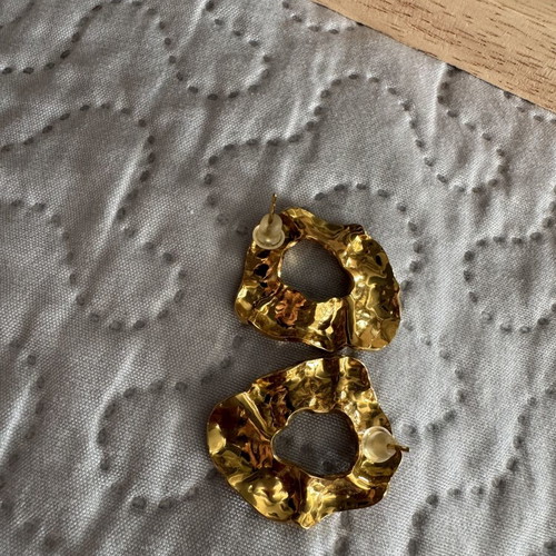 Earrings gold color like new
