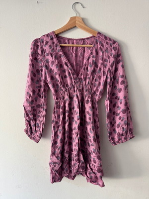 Vintage Print Top like new, pink and purple