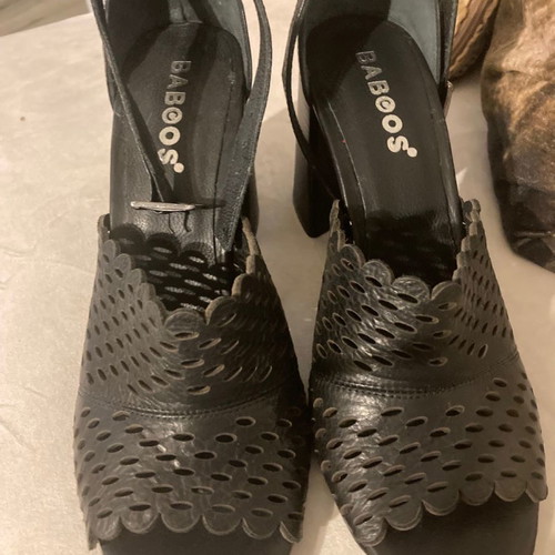 Women's Italian leather Badoos sandal new, black, size 40