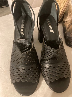Women's Italian leather Badoos sandal new, black, size 40