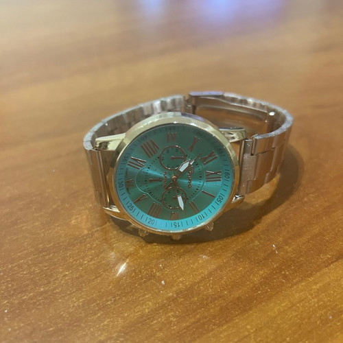 Women's rosegold watch with green dial new