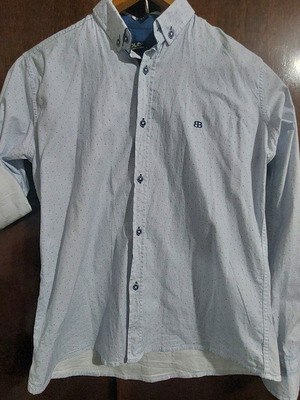 Shirt like new, size S/M, white and blue