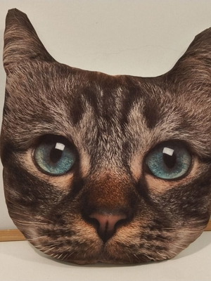 Cat decorative pillow like new, gray with blue eyes, 30x30 cm