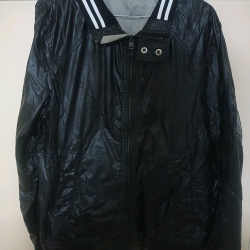 Black vinyl jacket used with white stripes, size L Pull & Bear